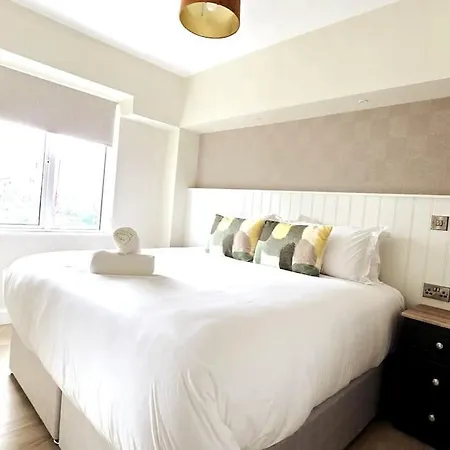 Location Location Location! Apartment *