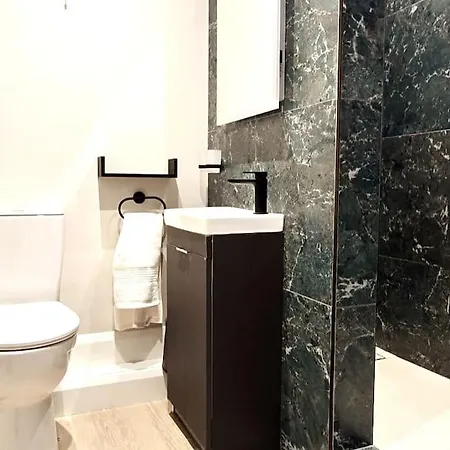 Location Location Location! Apartment *