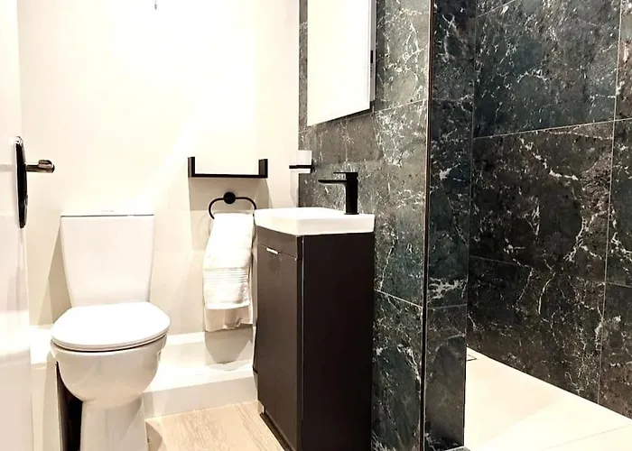 Location Location Location! Appartement *