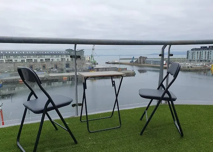 Location Location Location! Apartment *